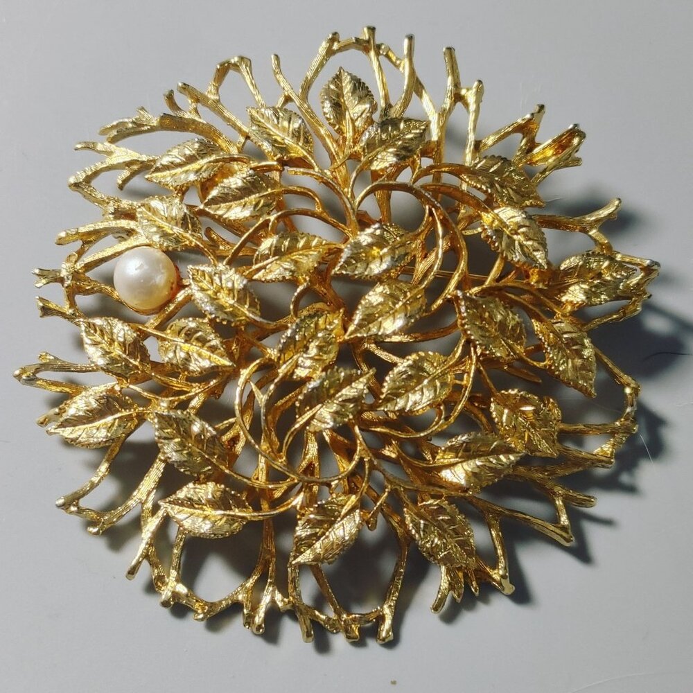 Large Leaf Brooch Pin Open Work Tree Branch Leaves Vintage Gold Tone Faux Pearl